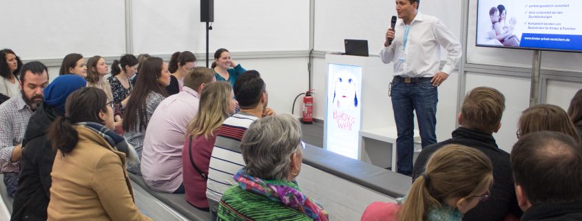 Markus Herrmann im Workshop auf der BabyWelt: Das Baby privat oder gesetzlich krankenversichern?